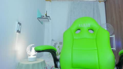 Lisa  online show from 5, 2, 2025