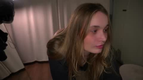 Elisabeth or Lisa online show from 19, 4, 2026