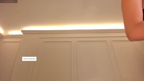 Lisa  Flowers online show from 8, 6, 2026