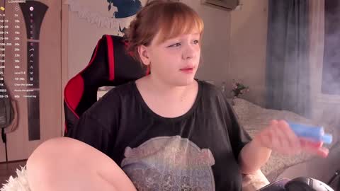 -Lisa- Help me to reach 100 thumbs up3 online show from 6, 12, 2024