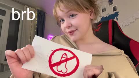 -Lisa- Help me to reach 100 thumbs up3 online show from 19, 1, 2025