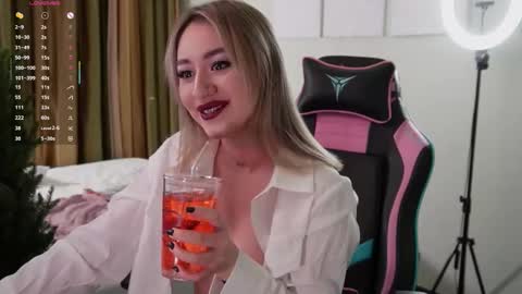   LISA   online show from 16, 12, 2025