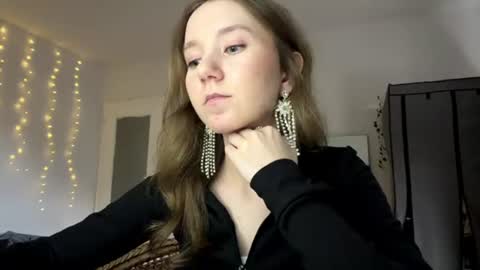 Snapshot of lisasmall chatting on 12, 6, 2026 lisasmall online show from 12, 6, 2026