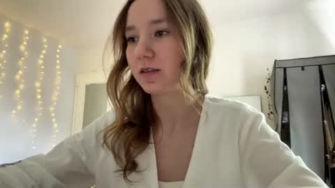 Snapshot of lisasmall chatting on 13, 6, 2026 lisasmall online show from 13, 6, 2026