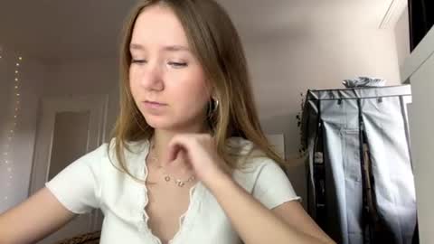Snapshot of lisasmall chatting on 19, 7, 2026 lisasmall online show from 19, 7, 2026
