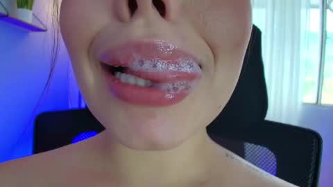 Lisbet online show from 10, 2, 2025