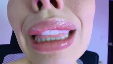 Lisbet online show from 15, 11, 2025