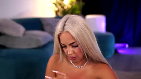 LisetteLuxe online show from 9, 7, 2026