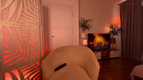 Lisa  online show from 17, 4, 2026