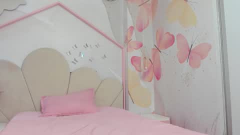 little__doll18 online show from 22, 12, 2025