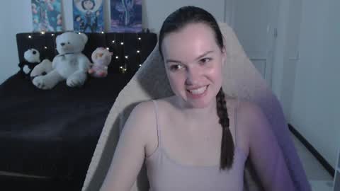 little__flowers online show from 13, 5, 2026