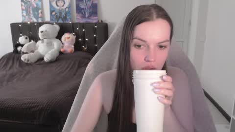 little__flowers online show from 18, 5, 2026