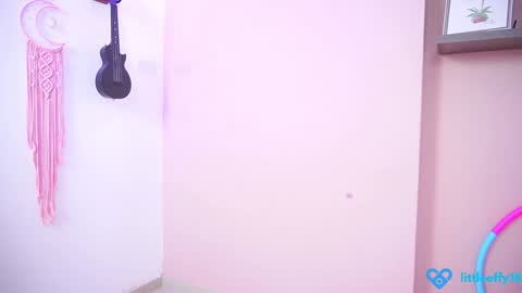 Little Effy online show from 3, 2, 2025