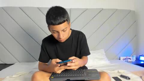 little_kris1 online show from 25, 10, 2025