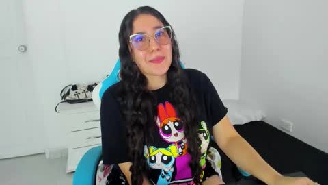 Laire  online show from 20, 11, 2025