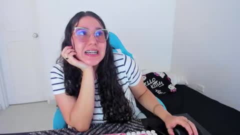 Laire  online show from 22, 11, 2025