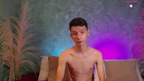 Snapshot of little_twiink chatting on 11, 3, 2025 Juan Ferrer online show from 11, 3, 2025