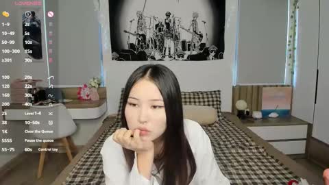 Yena and Gabby online show from 25, 2, 2026