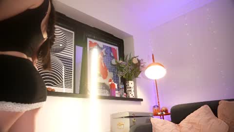 Snapshot of littlee33 chatting on 3, 7, 2026 Emily Hill online show from 3, 7, 2026