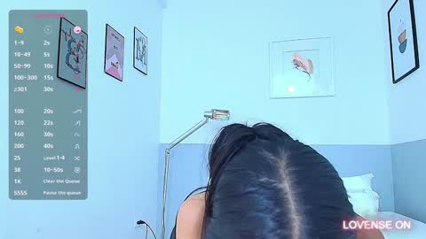 Snapshot of littlee_emilyy_ chatting on 5, 12, 2024 Emily  online show from 5, 12, 2024