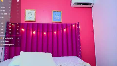 Snapshot of littlee_emilyy_ chatting on 21, 2, 2025 Emily  online show from 21, 2, 2025