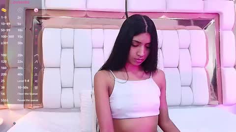 Snapshot of littlee_emilyy_ chatting on 27, 2, 2025 Emily  online show from 27, 2, 2025