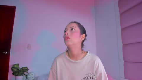 littlee_emma_ online show from 2, 10, 2025