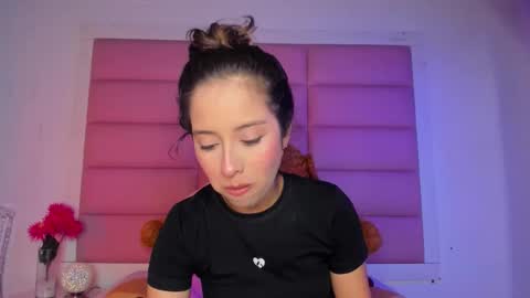 littlee_emma_ online show from 8, 1, 2026