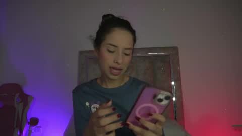 littlee_emma_ online show from 20, 5, 2026