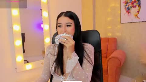 littlee_mia online show from 20, 6, 2026