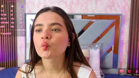 Snapshot of littleesara18 chatting on 30, 4, 2026 Sara online show from 30, 4, 2026