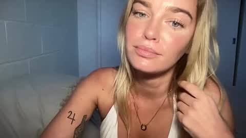 Marciabrady online show from 3, 3, 2025