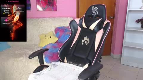 littlevixen18 online show from 11, 2, 2025