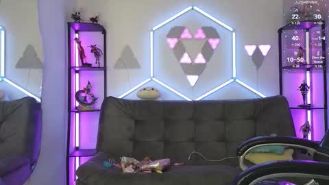 littlevixen18 online show from 12, 9, 2025