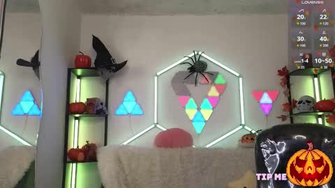 littlevixen18 online show from 23, 10, 2025