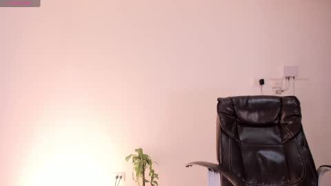 Vanessa online show from 8, 2, 2025