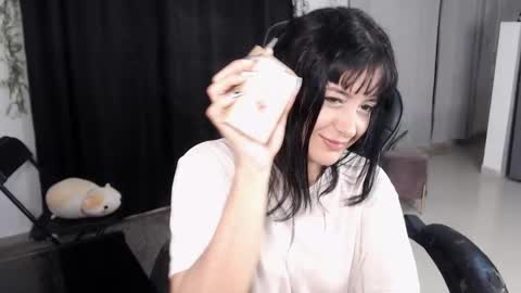 Elizabeth online show from 3, 2, 2026