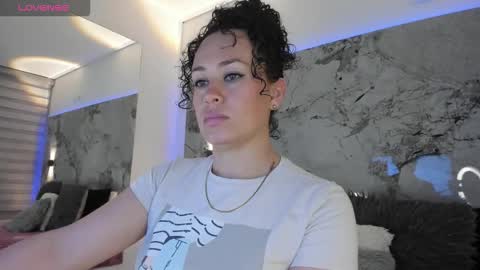 Snapshot of liz_holmes chatting on 19, 9, 2025 Liz online show from 19, 9, 2025