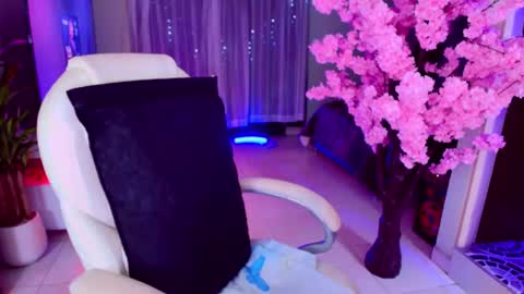 Liza Goth online show from 7, 10, 2025