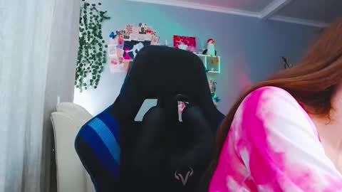 Snapshot of lizberry_moon chatting on 18, 10, 2025 Lisa online show from 18, 10, 2025