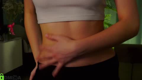 Snapshot of lizbethcoll chatting on 14, 12, 2024 Sunnheart online show from 14, 12, 2024