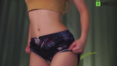 Snapshot of lizbethcoll chatting on 28, 12, 2024 Sunnheart online show from 28, 12, 2024