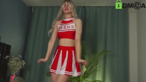 Snapshot of lizbethcoll chatting on 8, 1, 2025 Sunnheart online show from 8, 1, 2025