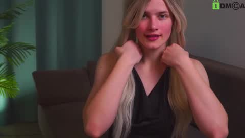 Snapshot of lizbethcoll chatting on 15, 2, 2025 Sunnheart online show from 15, 2, 2025