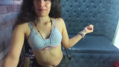 Snapshot of lizeth_garcia_ chatting on 18, 10, 2025 lizeth_garcia_ online show from 18, 10, 2025