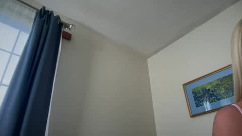 Liz Purr online show from 16, 1, 2025