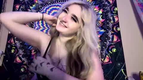 Lizz  online show from 24, 2, 2025