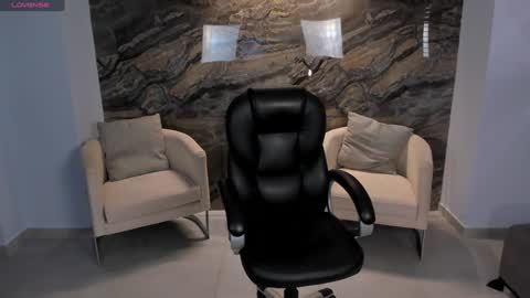 Lizzi  online show from 26, 1, 2025