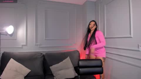 Lizzi  online show from 4, 10, 2025