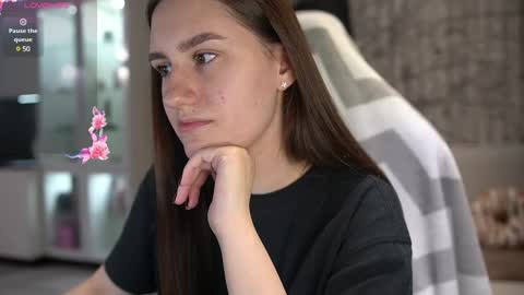 Snapshot of lizzi_fox chatting on 4, 12, 2024 Lizi-Fox online show from 4, 12, 2024